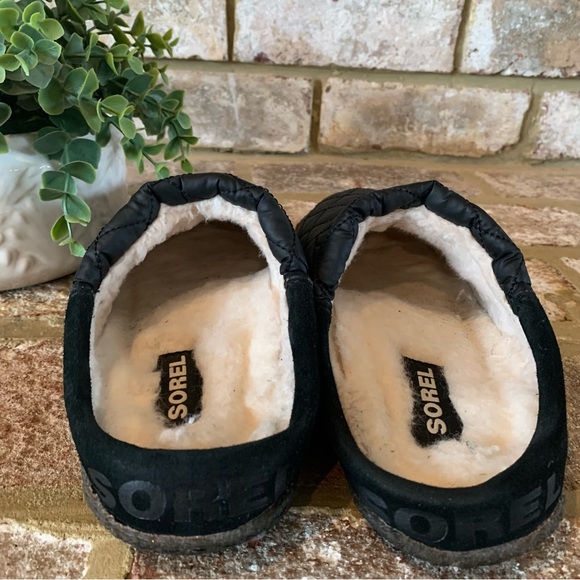 Sorel | Black Quilted Slippers - Picture 5 of 9